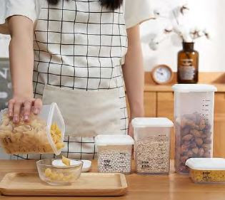 Pack de 4 tuppers con tapas. BN5750 (24)