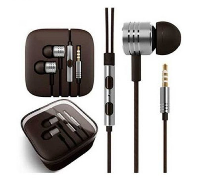 Auriculares metálicos con micrófono