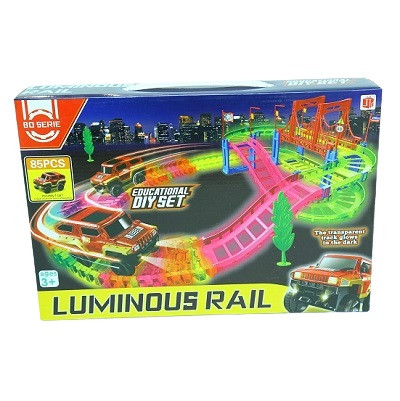 Pista luminosa con coche